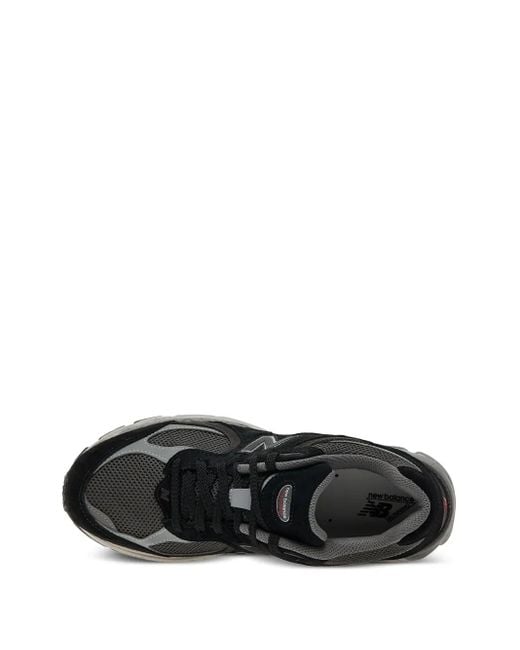 Sneakers 2002R di New Balance in Black