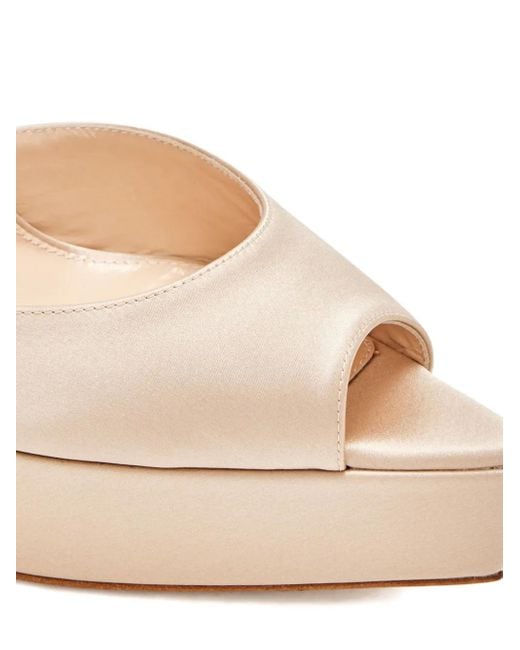 Andrea Wazen Natural Loulou Peeptoe-Sandalen mit Plateau 140mm