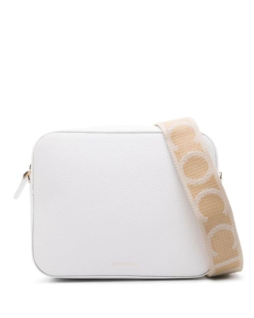 Petit sac à bandoulière à plaque logo Coccinelle en coloris White