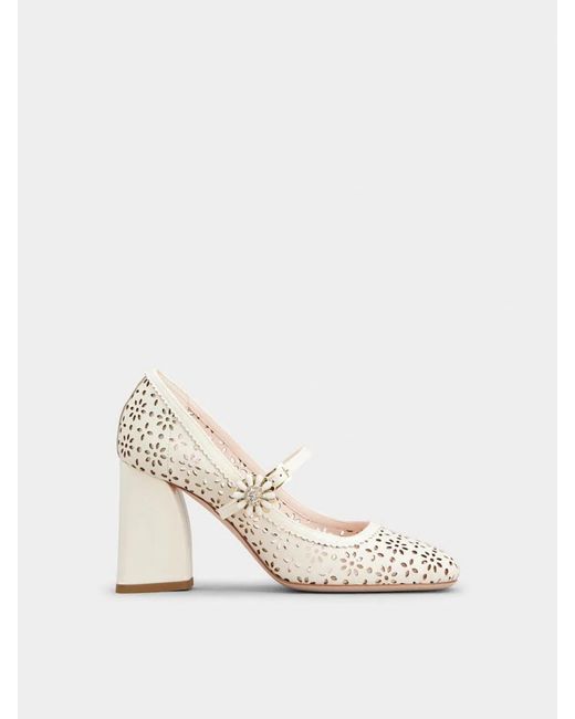 Roger Vivier Natural Salon Perforado Tacon Ancho Cr