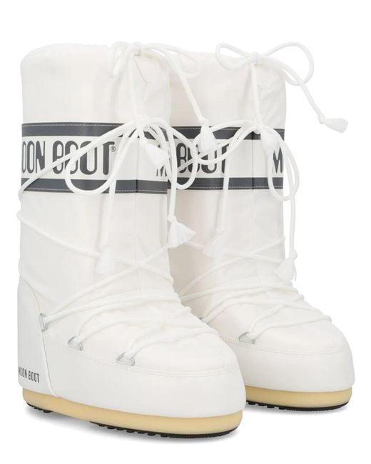 Moon Boot White "Icon" Boot
