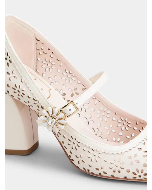 Roger Vivier Natural Salon Perforado Tacon Ancho Cr