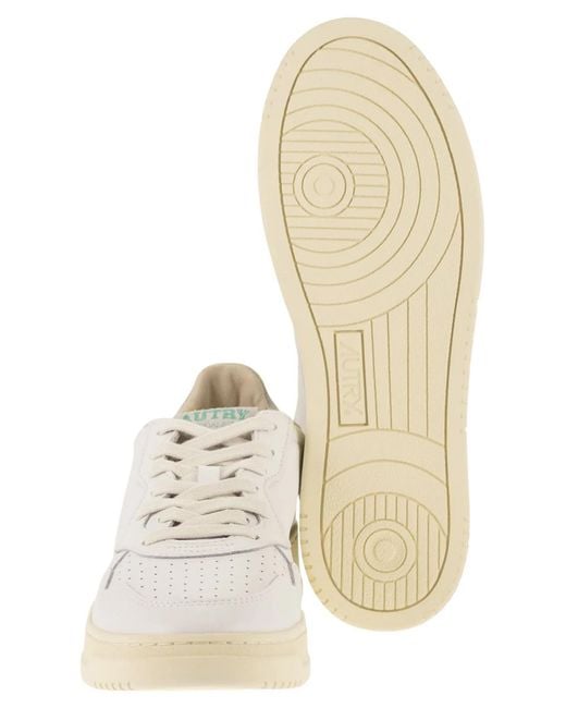 Autry White Medalist Low for men