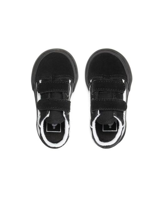 Vans Black "Old Skool" Sneaker