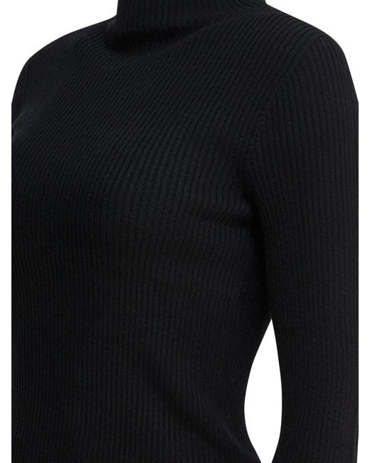 R2W Black Knitwear