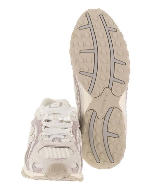 New Balance White Mesh And Suede Lifestyle Sneakers With Leather Details