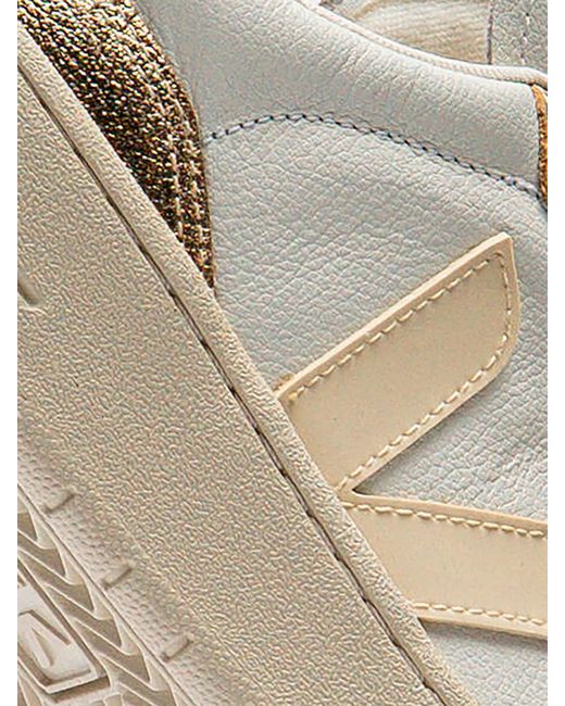 Veja White V-90