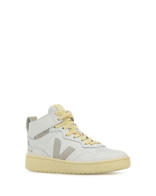 Veja White V-95
