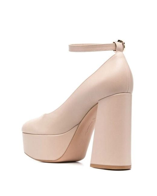 Gianvito Rossi Natural Manila