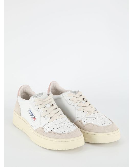 Autry White Medalist Low-Top Leather Sneakers With Retro Eighties Tennis-Style Design