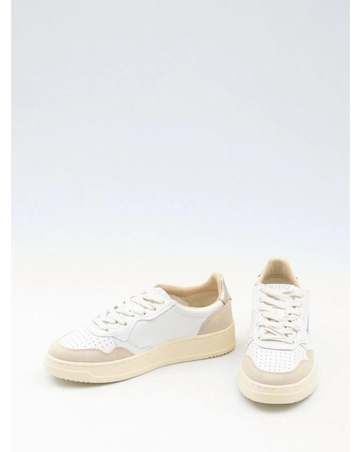 Autry White Medalist Low Sneakers