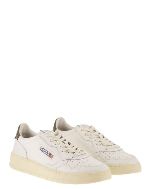 Autry White Medalist Low for men