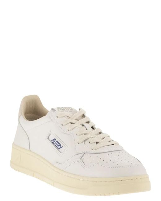 Autry White Medalist Low for men