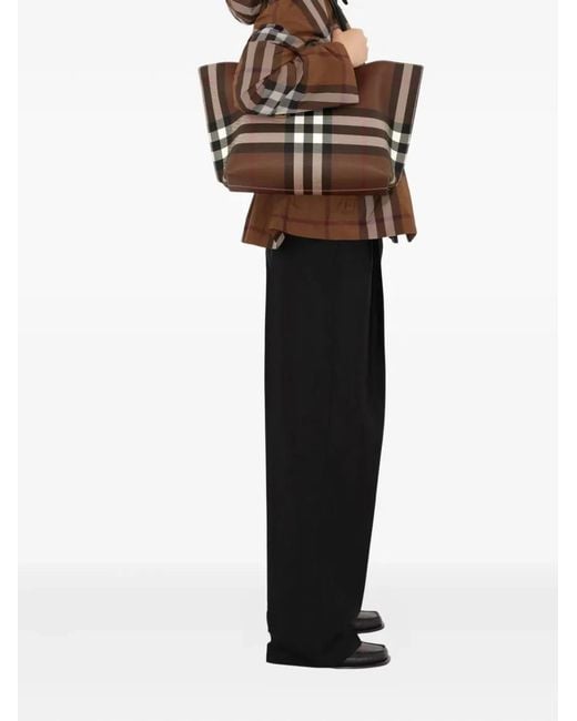 Burberry Brown Ll Md Soft Tb Tote Gc9