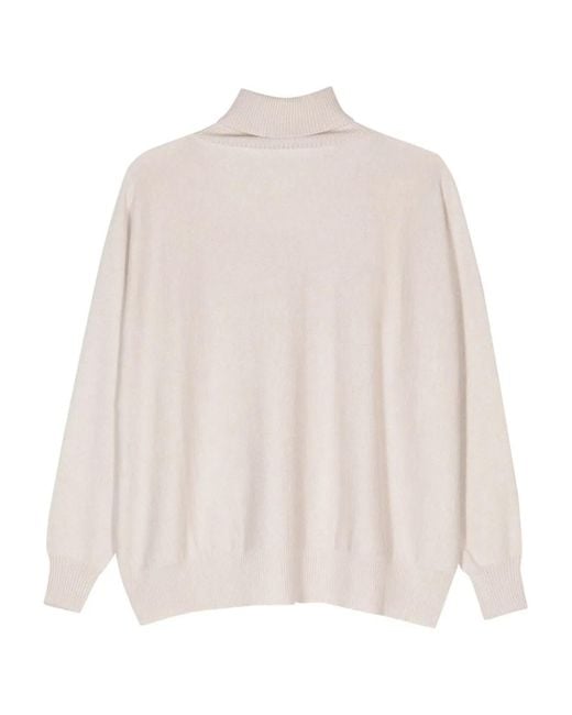 D.exterior White Cashmere Over Turtleneck