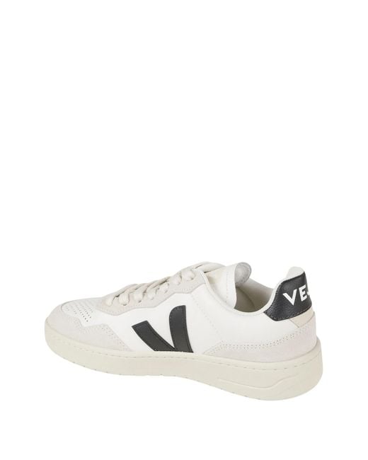 Veja White V-90 for men