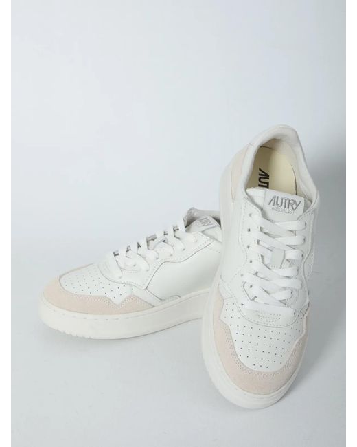 Autry White Medalist Low Sneakers