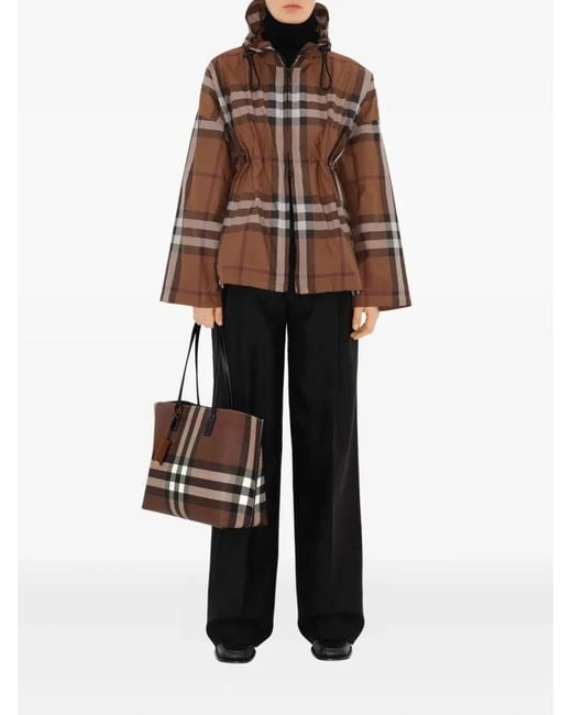 Burberry Brown Ll Md Soft Tb Tote Gc9