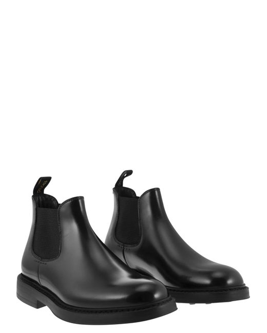 Doucal's Black Chelsea Leather Ankle Boot