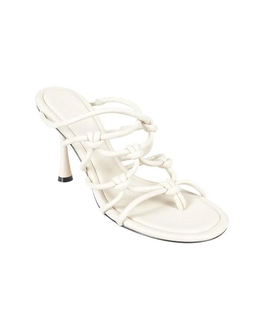 STUDIO AMELIA White Sandalen