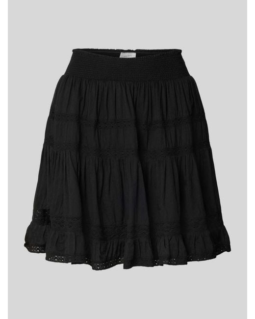 Neo Noir Minirok Met Gehaakt Kant in het Black