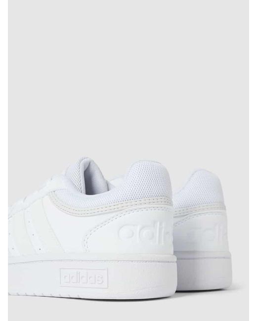 Adidas White Sneaker mit Label-Detail Modell 'HOOPS'