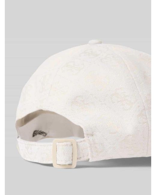 Guess White Basecap mit verstärktem Schirm und Label-Applikation