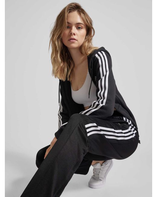 Adidas Black Sweatpants mit Galonstreifen