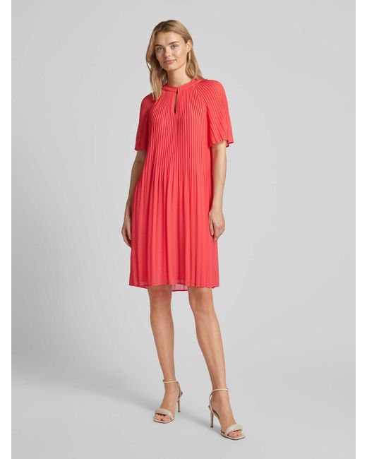 Comma, Red Knielanges Kleid aus Viskose mit Schlüsselloch-Ausschnitt