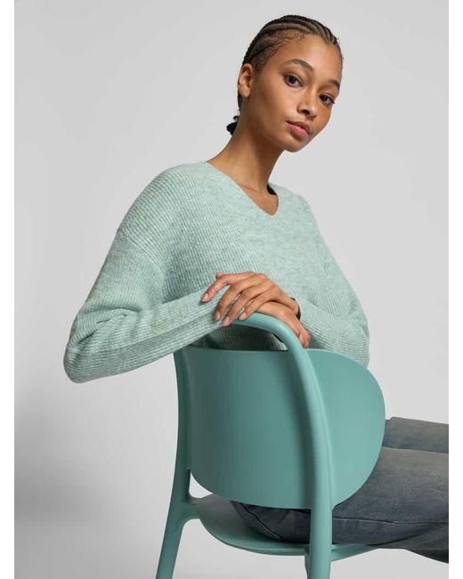 ONLY Green Regular Fit Strickpullover Mit V-Ausschnitt Modell 'Camilla'
