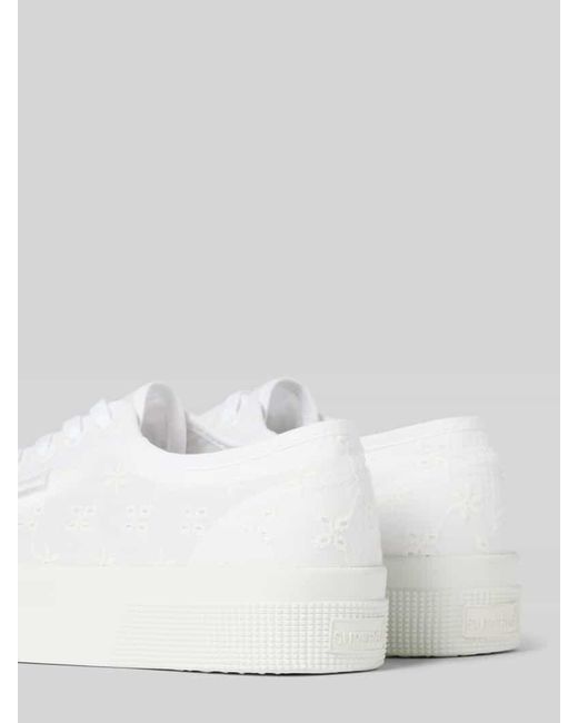 Superga Sneaker mit Lochstickerei in White für Herren