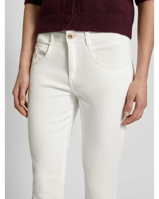 Brax White Flared Jeans in verkürzter Passform Modell 'SHAKIRA'