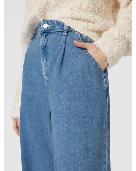 Noisy May Blue Flared Jeans mit Knopf- und Reißverschluss Modell 'KENJA'