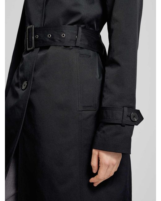 Jake*s Black Trenchcoat mit Gürtel und Ärmelriegeln