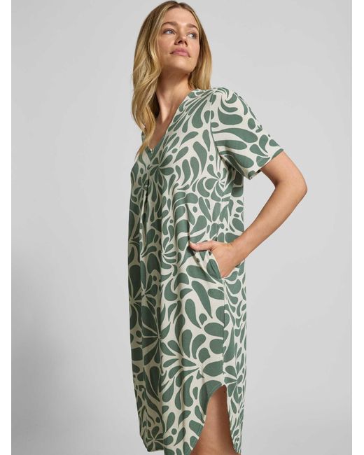 Freequent Knie-Lange Jurk Met V-Hals Model 'Floy' in het Green