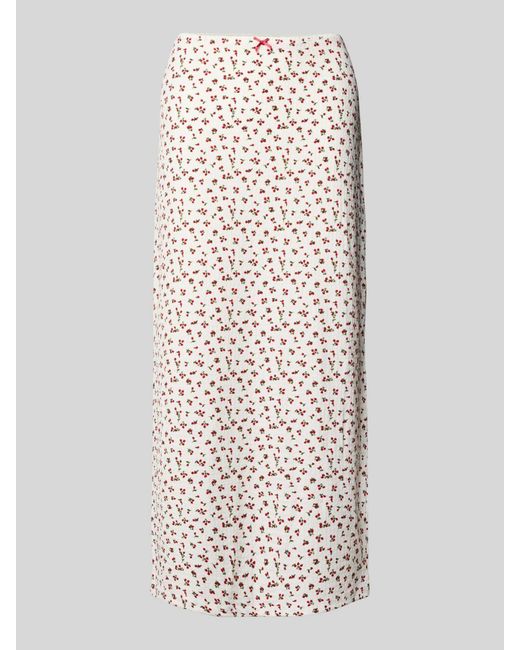 Noisy May Midirok Met Sierstrik in het White