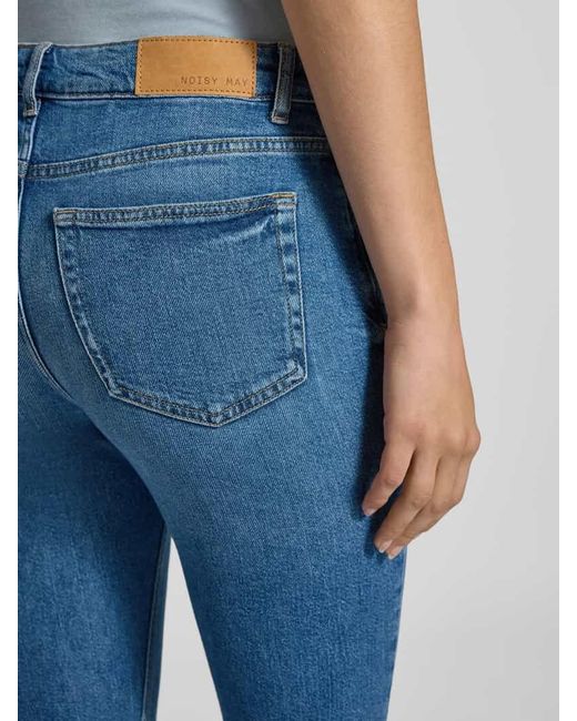 Noisy May Blue Flared Jeans im 5-Pocket-Design Modell 'KAREEN'
