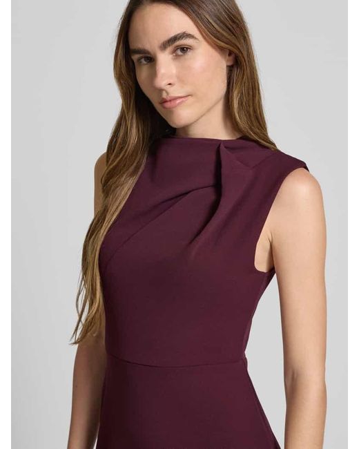 Rinascimento Purple Cocktailkleid mit Stehkragen in ärmellosem Design