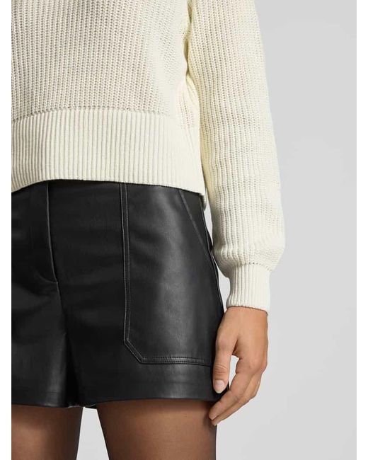 ONLY Black Regular Fit Shorts in Kunstleder-Optik Modell 'TRICIA'