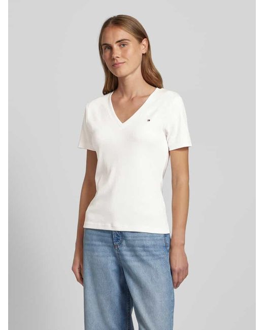 Tommy Hilfiger Natural Slim Fit T-Shirt mit Logo-Stitching Modell 'CODY'