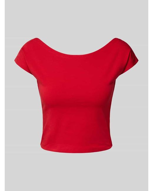 Review Red Cropped T-Shirt mit U-Boot-Ausschnitt