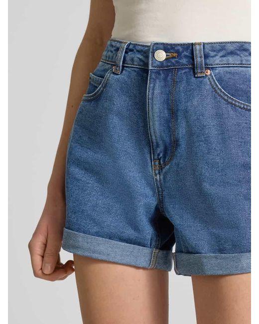 Vero Moda Blue Relaxed Fit Jeansshorts aus Baumwoll-Mix Modell 'ZURI'