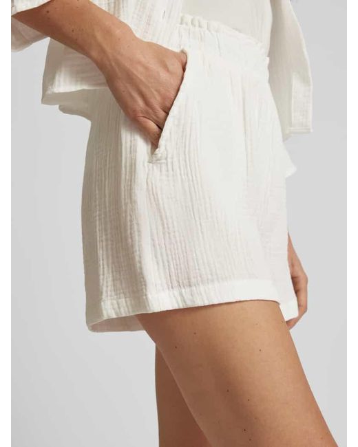Vero Moda White High Waist Shorts mit Strukturmuster Modell 'NATALI'