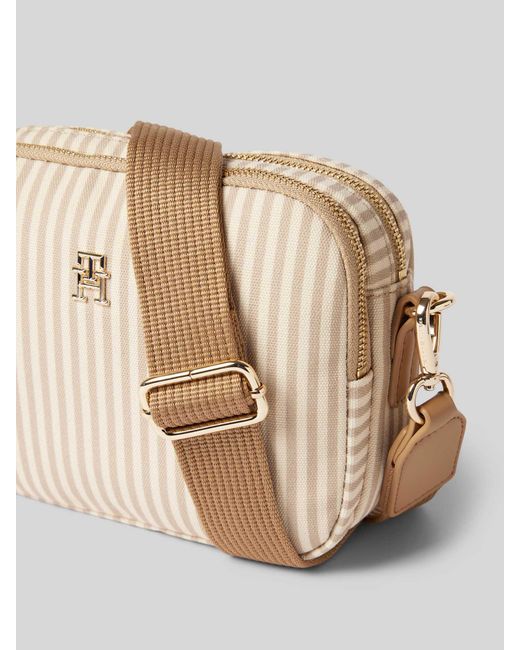 Tommy Hilfiger Crossbody Cameratas Met Ritssluiting in het Natural