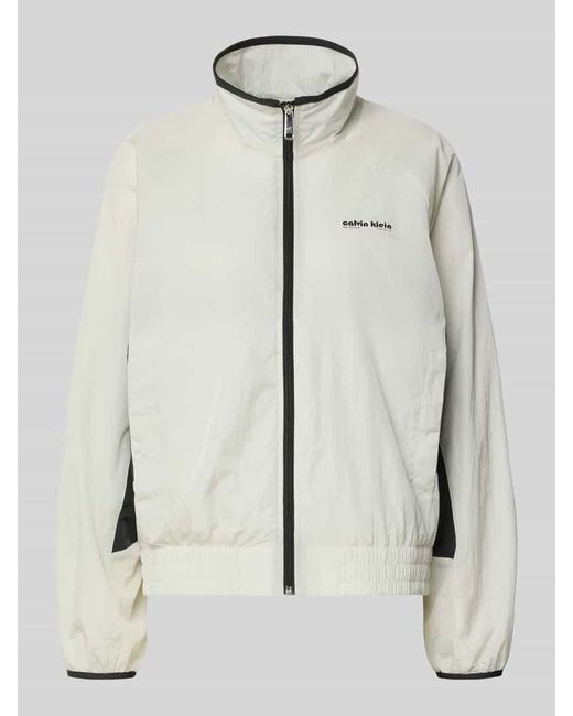 Calvin Klein White Regular Fit Jacke mit Logo-Stitching Modell 'Retro'