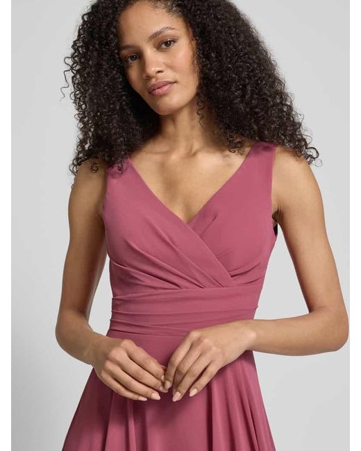 TROYDEN COLLECTION Purple Knielanges Cocktailkleid aus Chiffon mit V-Ausschnitt