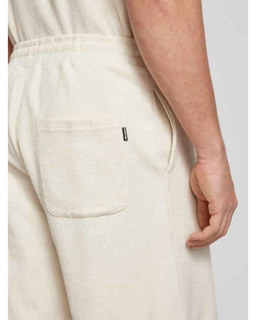Review Regular Fit Sweatshorts mit Strukturmuster in Natural für Herren