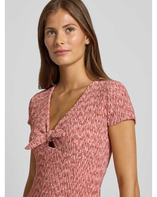 Guess Mini-Jurk Met V-Hals En Knoopdetail, Model 'Naleny' in het Pink