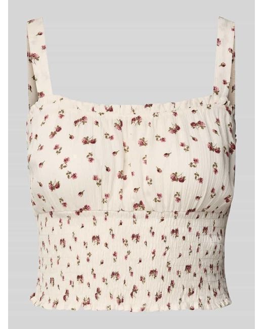 Review Natural Crop Top mit Smok-Details