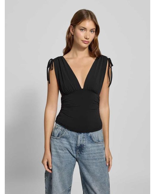 Gina Tricot Black Top mit V-Ausschnitt und Schnürung